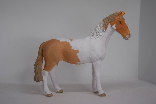 NIEUW Bont paard 'Trusty'