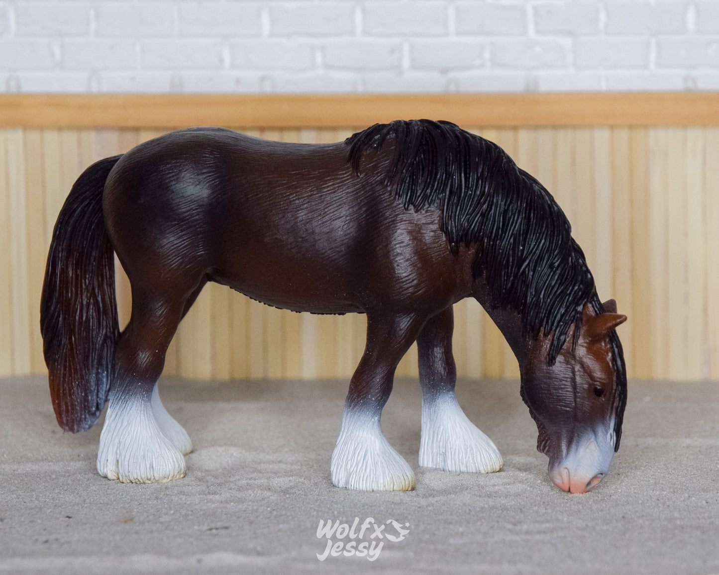 13605 Grazende Shire merrie